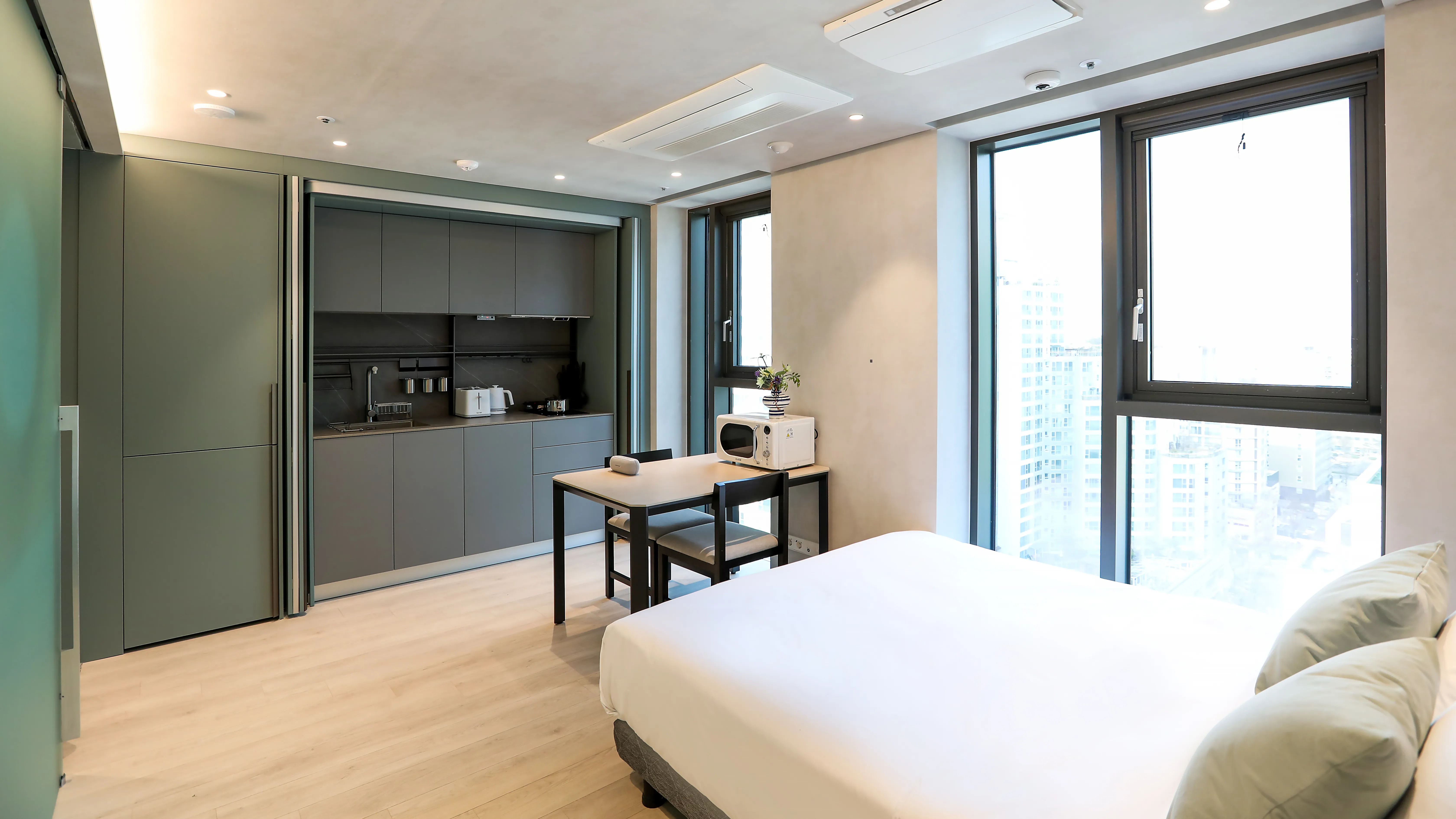 Studio Double Residence