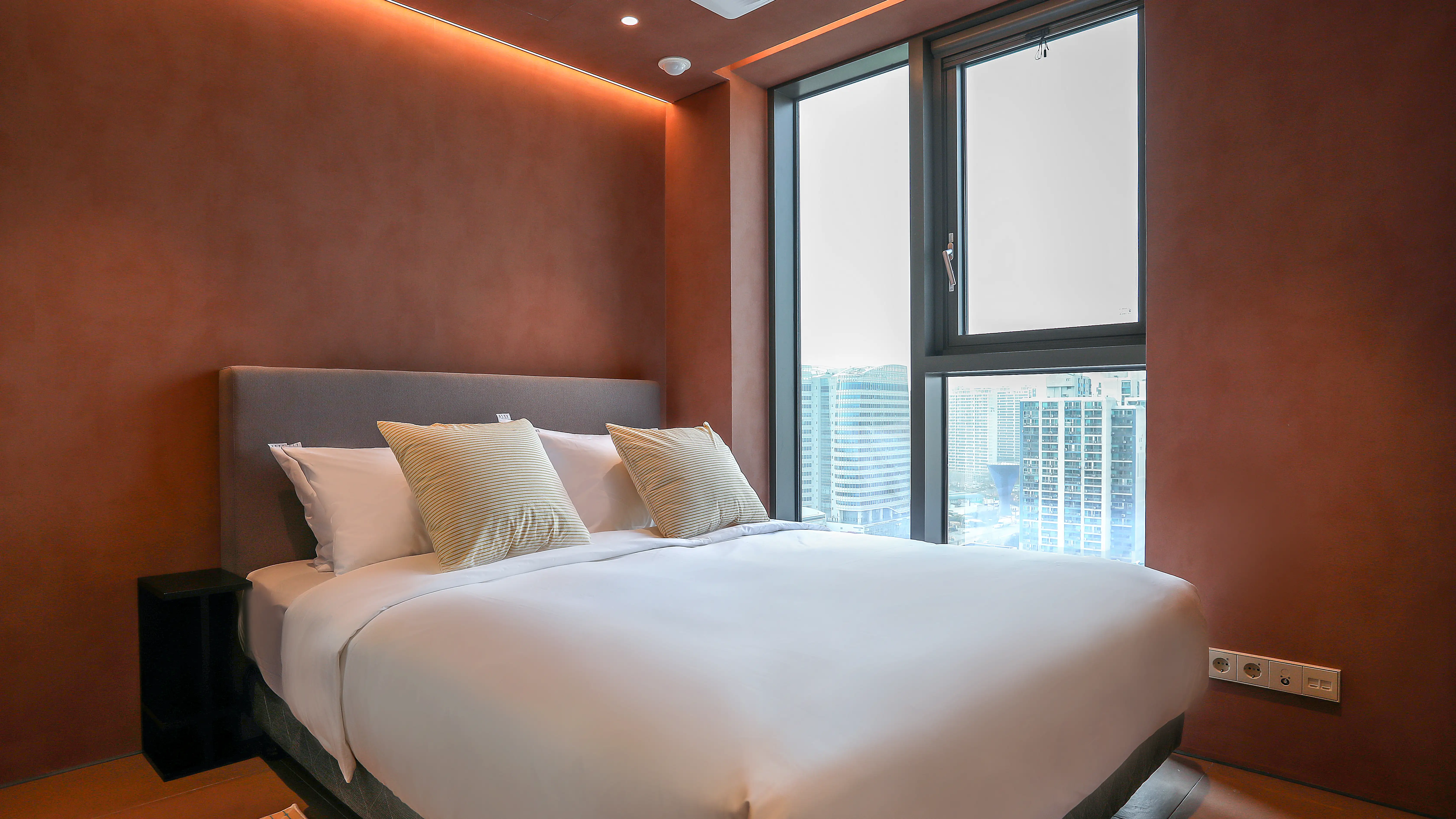 Standard Double Residence